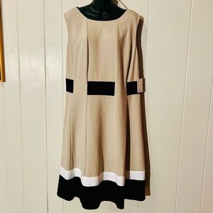 NWT Calvin Klein Dress Size 18W Black Tan and White Colorblock. Non smoking